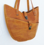 95€. 35 x 23 x 8 shoulder bag soft leather